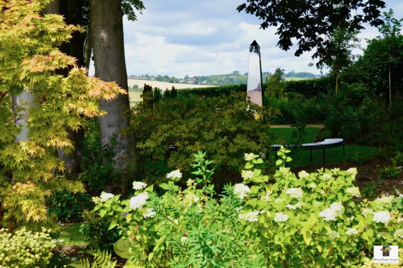 Buckinghamshire country garden with lake