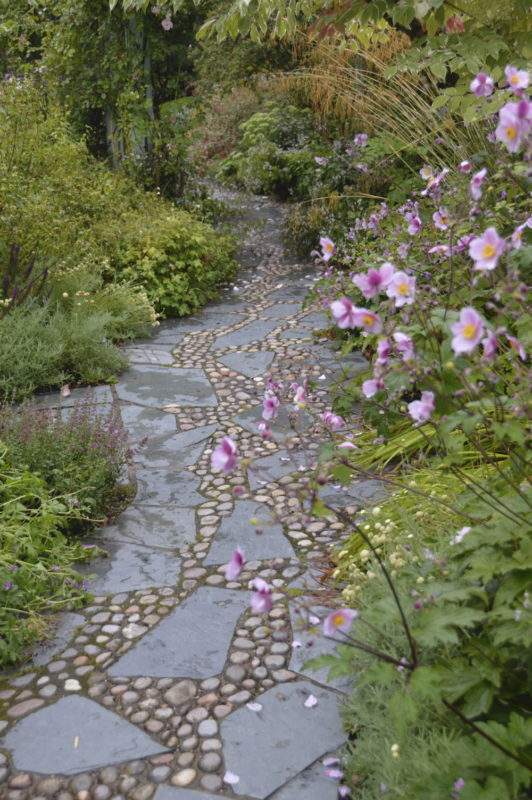 crazy paving with cobbles