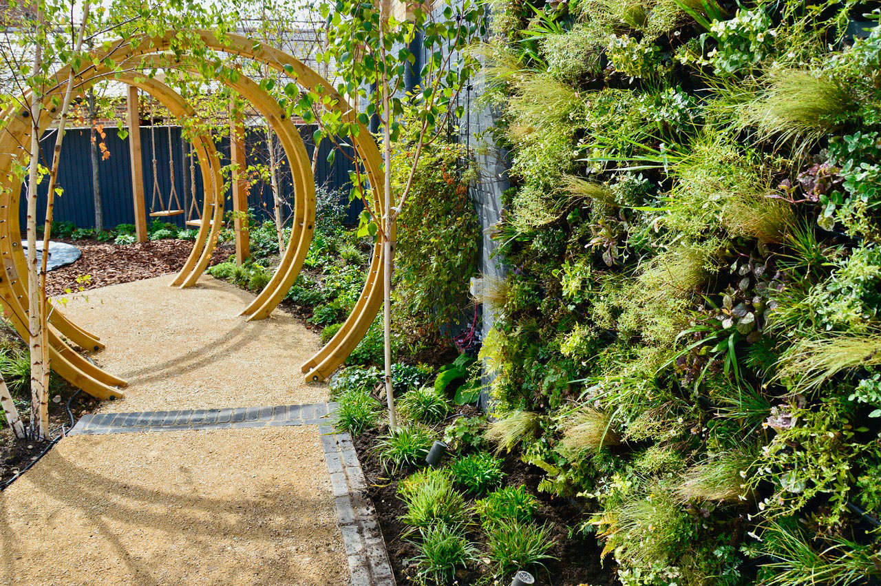 rr-slider-image-3 contemporary garden design